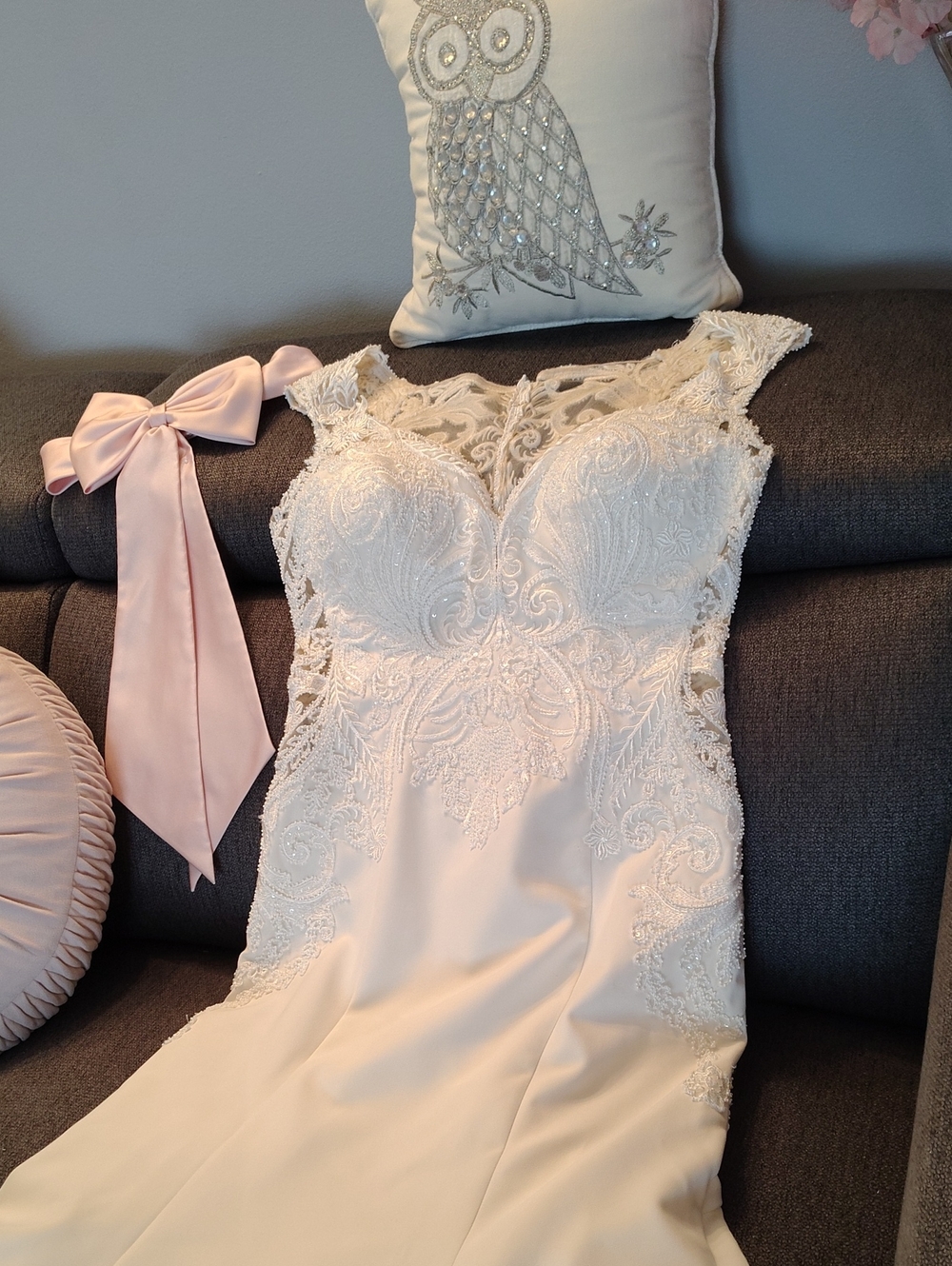 Madison James Ivory Lace Bridal Wedding Dress.